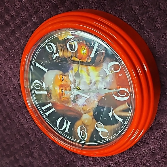 Santa clock - Picture 1 of 1